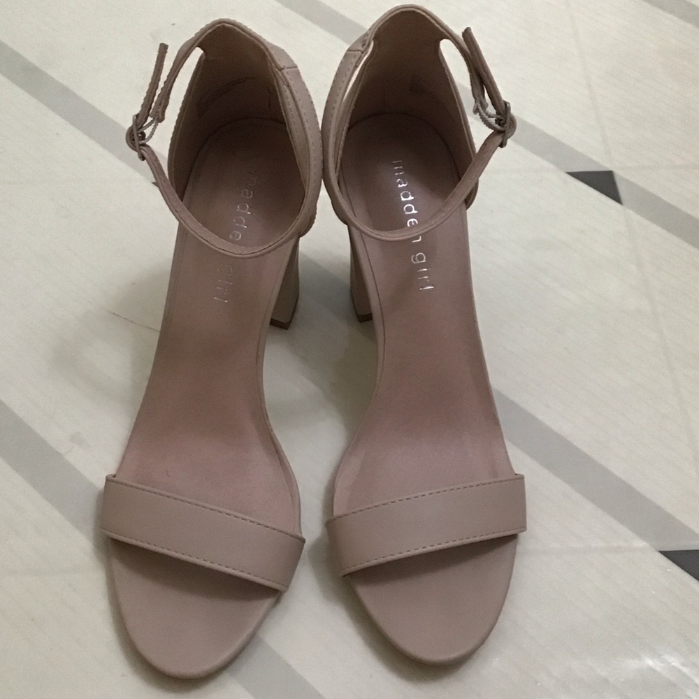 Madden Girl Beella Nude Block Heel Sandals size 8. New